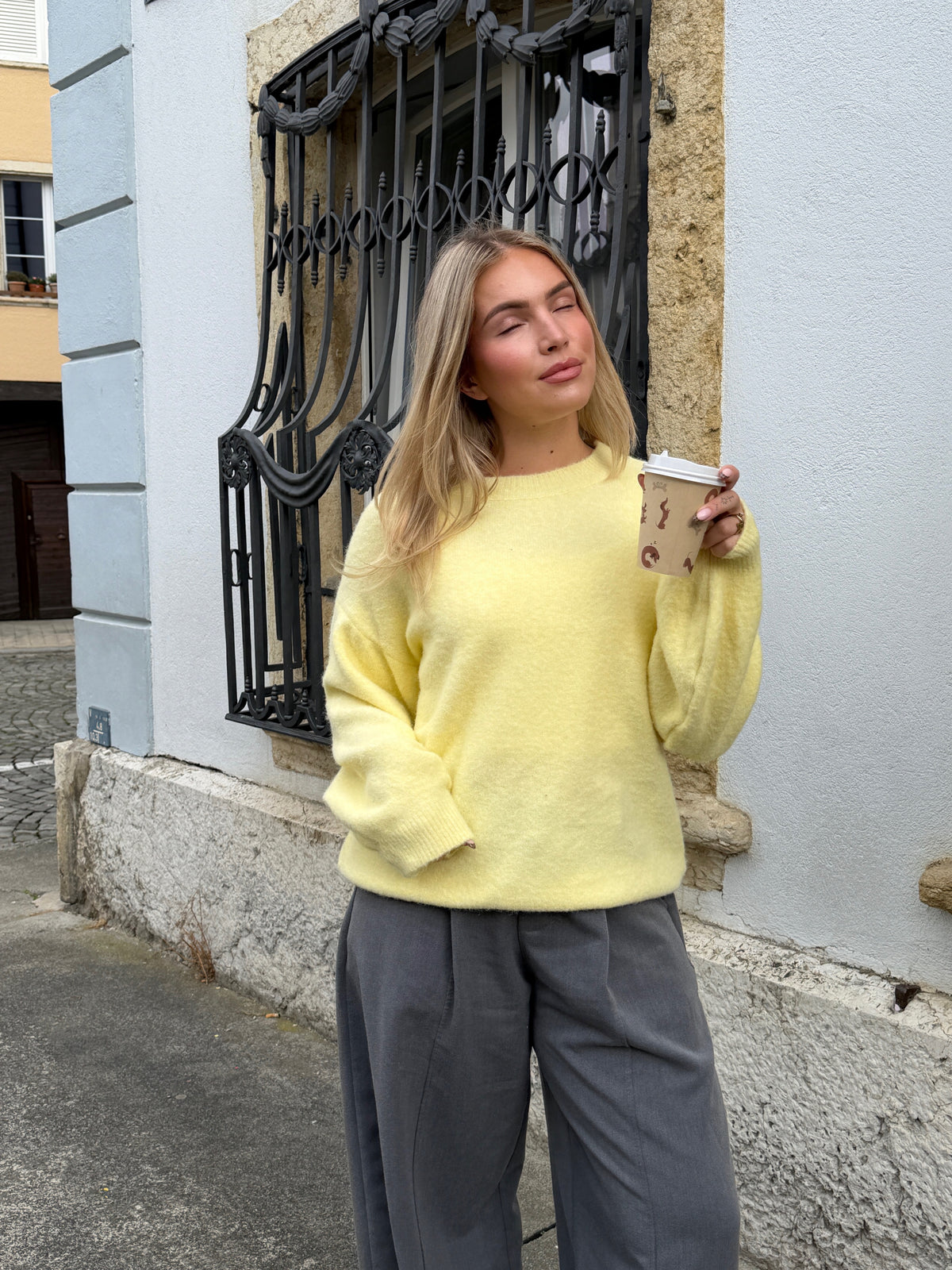PULL AVERY JAUNE