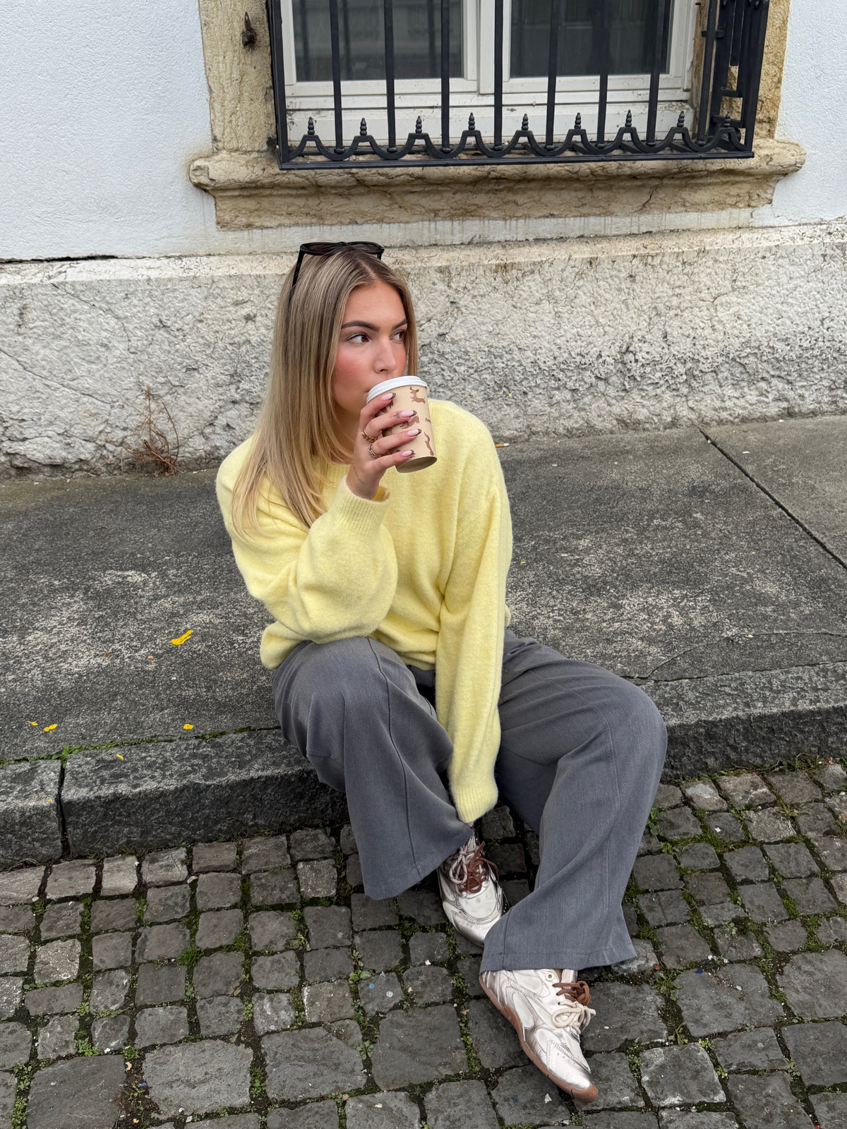PULL AVERY JAUNE